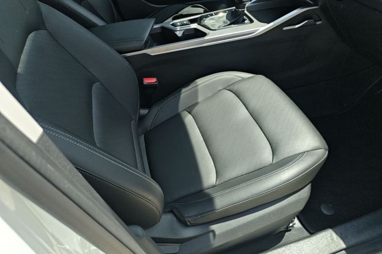 GEELY Emgrand 2021 #24 GEELY Emgrand 2021 car image #24