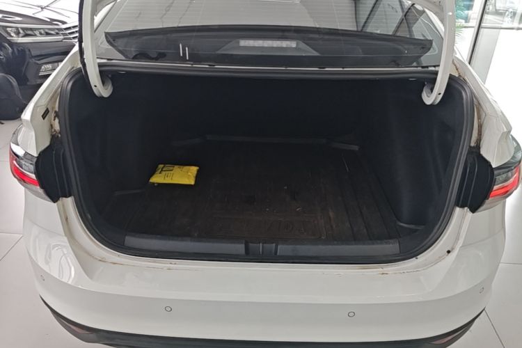 Volkswagen Lavida 2025 car image #19