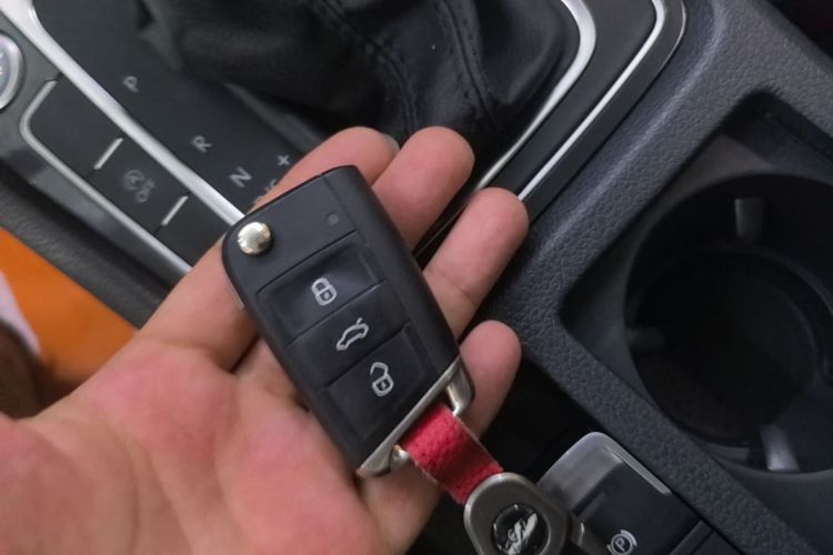 Volkswagen Golf 2018 car image #9