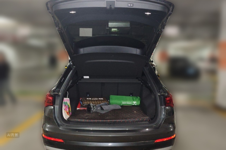 Audi Q3 2021 car image #21
