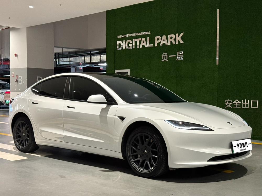 Tesla Model 3 2025 صورة سيارة #3