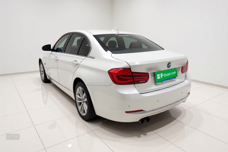 BMW 3 Series 2017 immagine di auto #5