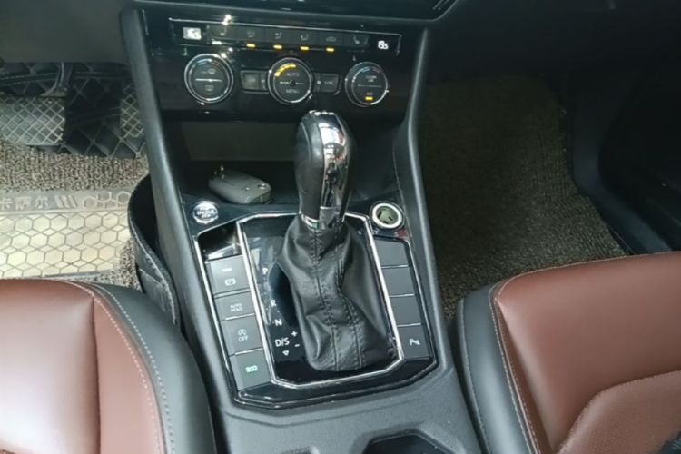 Volkswagen Lavida 2019 #14 Volkswagen Lavida 2019 car image #14