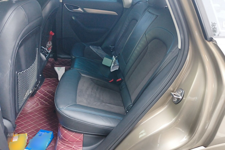 Audi Q3 2017 car image #19