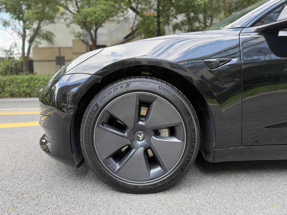 Tesla Model 3 2023 car image #10