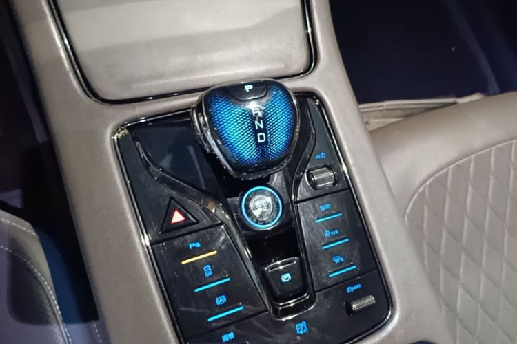 BYD Han 2023 immagine di auto #14