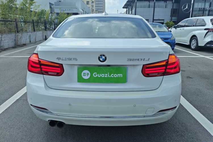 BMW 3 Series 2017 #6 BMW 3 Series 2017 car image #6