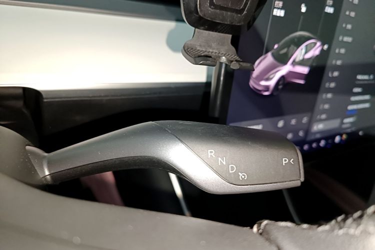 Tesla Model 3 2020 car image #14