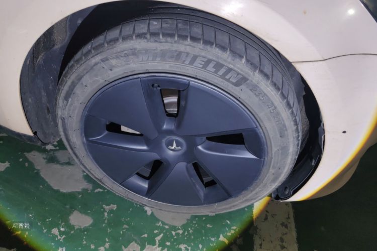 Tesla Model 3 2022 car image #9