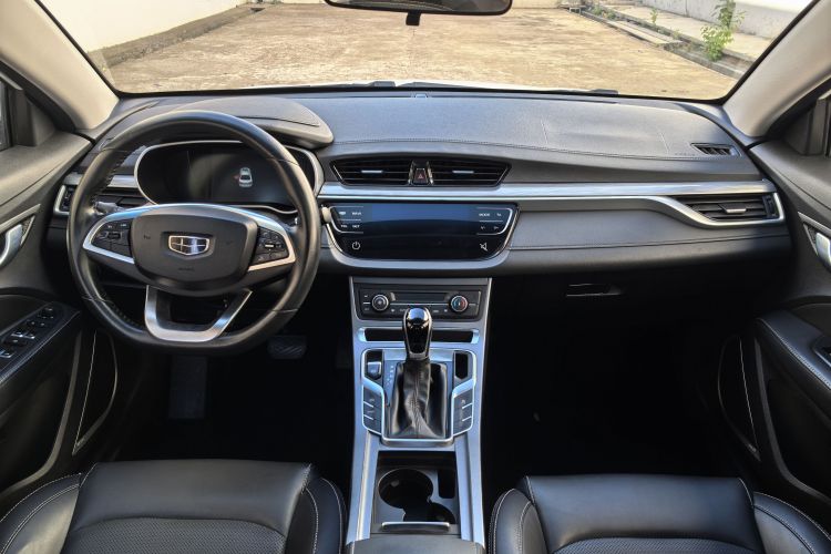 GEELY Emgrand 2019 #13 GEELY Emgrand 2019 car image #13