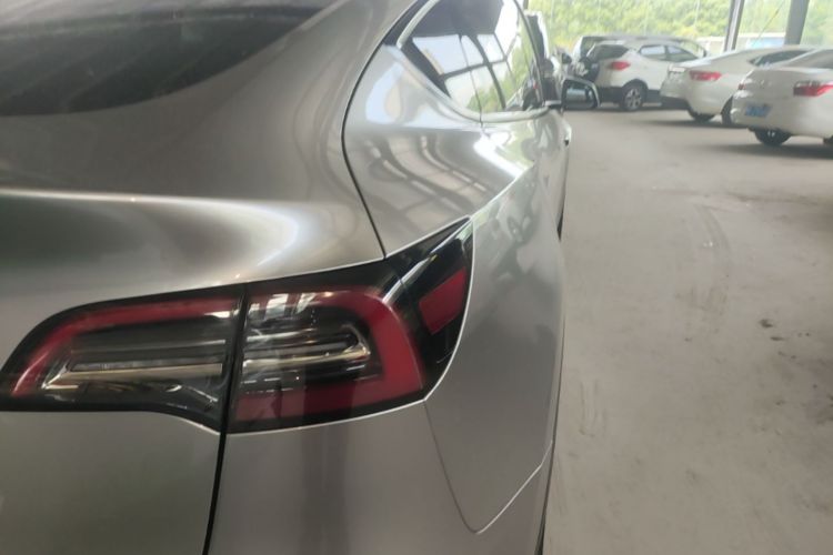 Tesla Model Y 2023 #8 Tesla Model Y 2023 car image #8