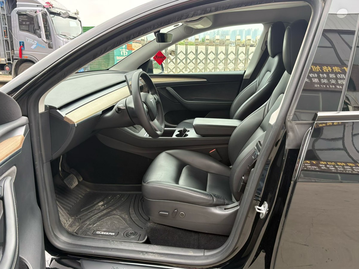 Tesla Model Y 2023 #7 Tesla Model Y 2023 car image #7
