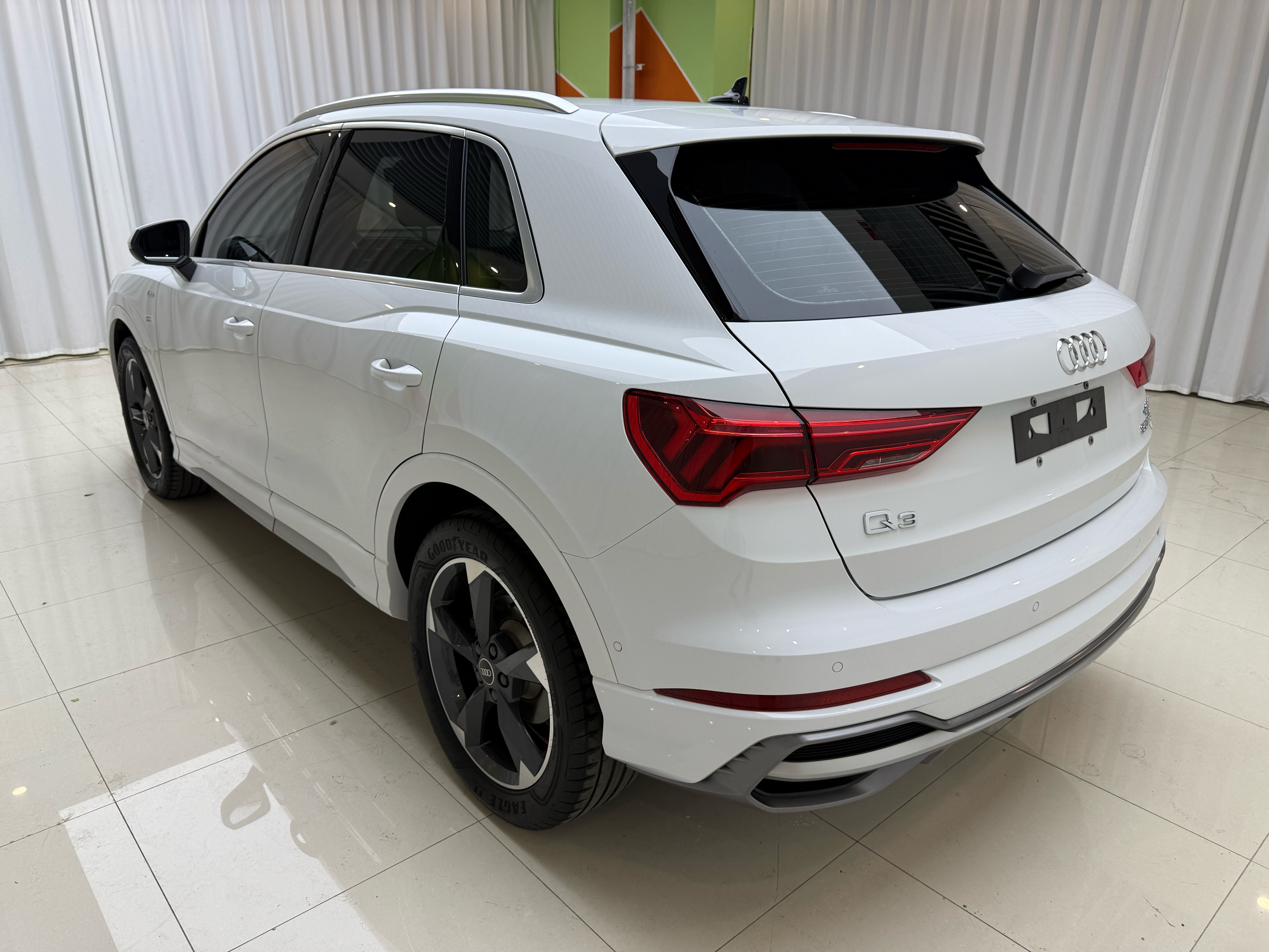 Audi Q3 2023 #11 Audi Q3 2023 car image #11