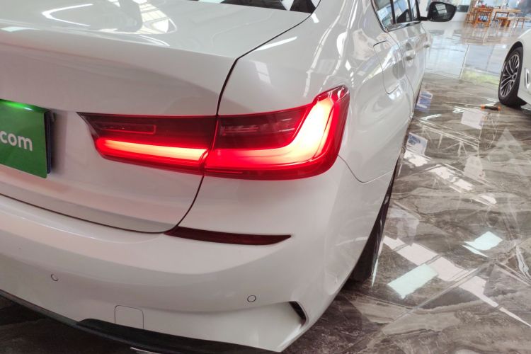 BMW 3 Series 2021 car image #8