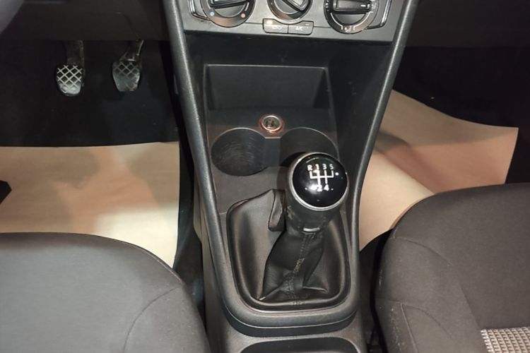 Volkswagen Polo 2016 #14 Volkswagen Polo 2016 car image #14