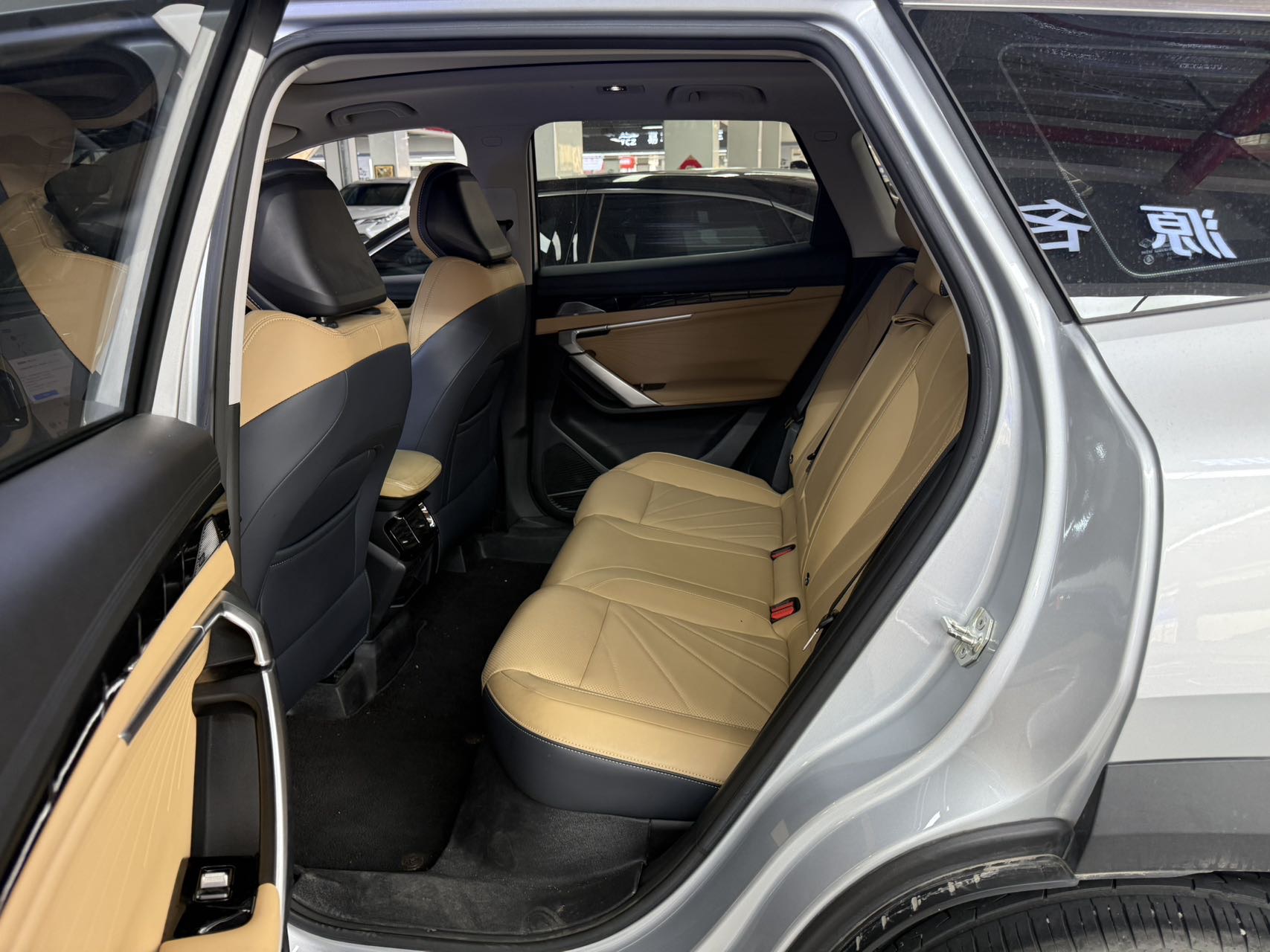 GEELY Boyue L 2023 صورة سيارة #3