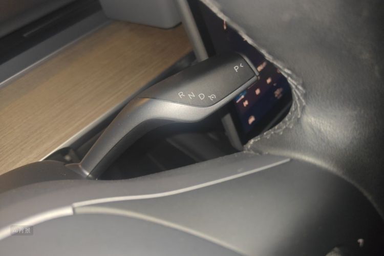 Tesla Model Y 2022 #16 Tesla Model Y 2022 car image #16