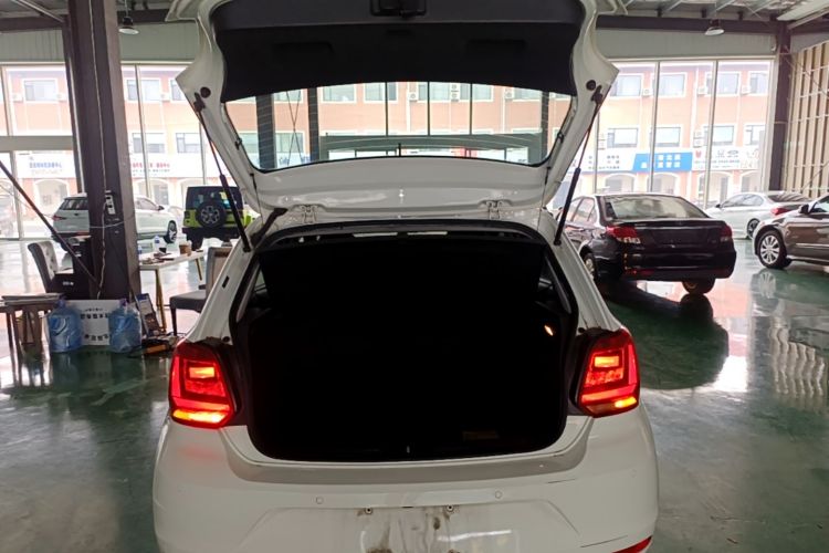 Volkswagen Polo 2016 #19 Volkswagen Polo 2016 car image #19