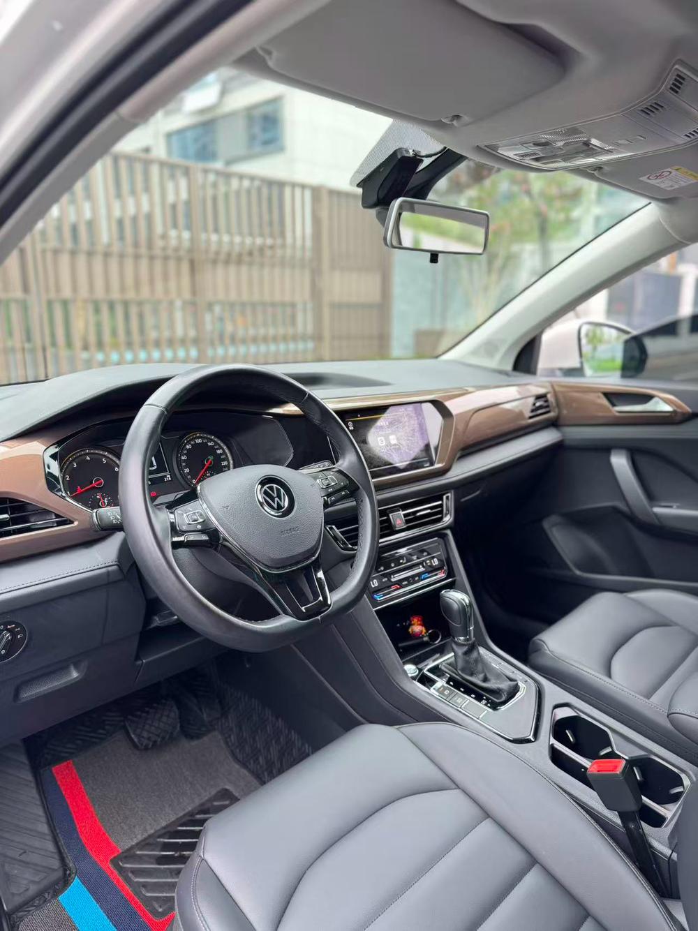 Volkswagen Tharu 2020 car image #9