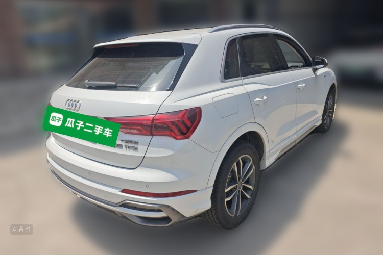 Audi Q3 2020 car image #7