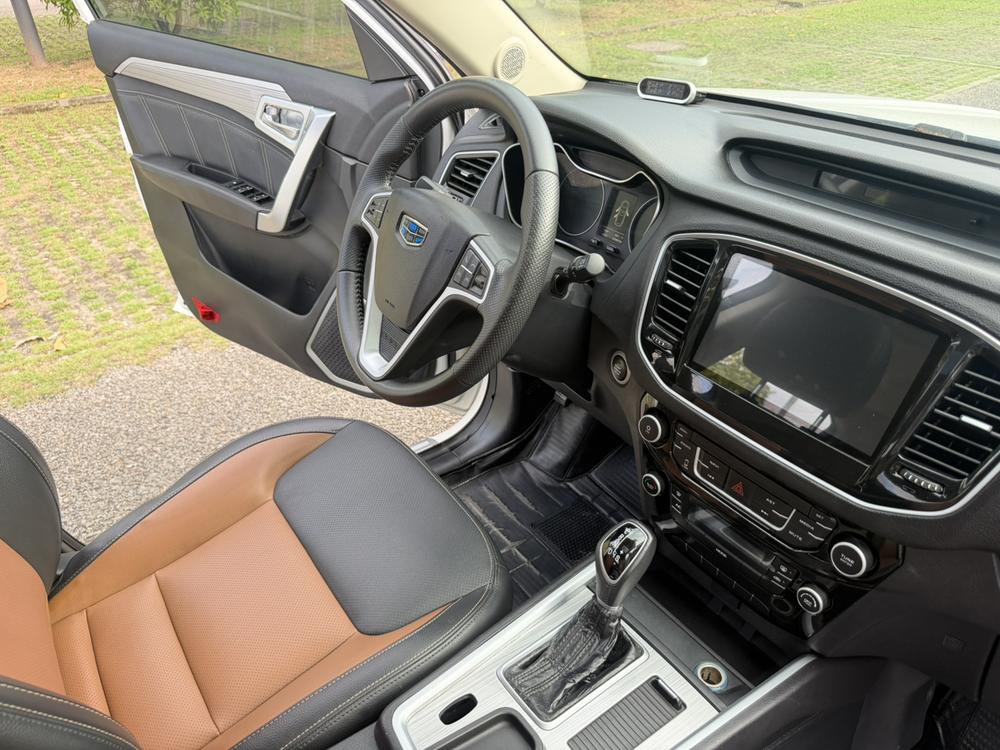 GEELY Vision X6 2018 car image #17
