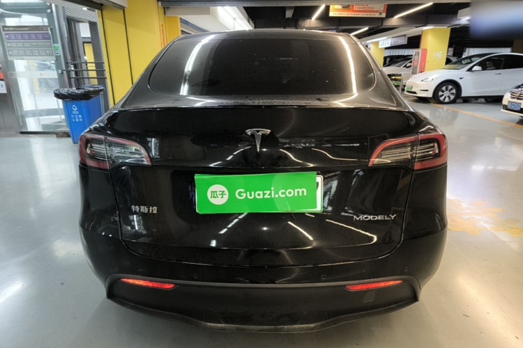 Tesla Model Y 2022 #6 Tesla Model Y 2022 car image #6
