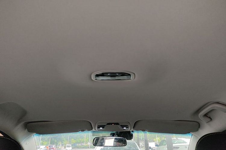 GEELY Emgrand 2019 car image #18