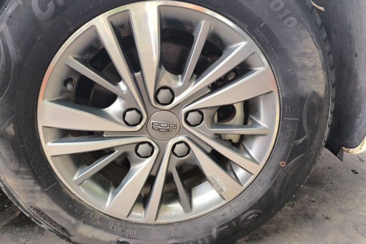 GEELY Emgrand 2019 car image #6