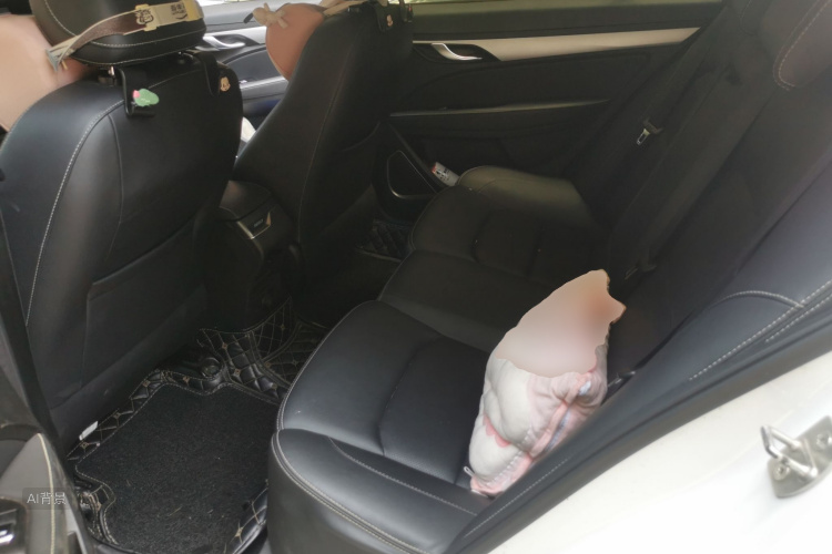 GEELY Emgrand 2018 car image #19