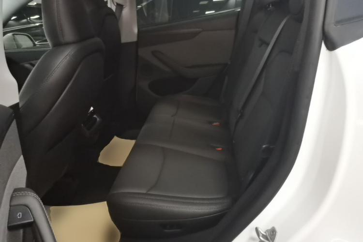 Tesla Model Y 2025 #17 Tesla Model Y 2025 car image #17