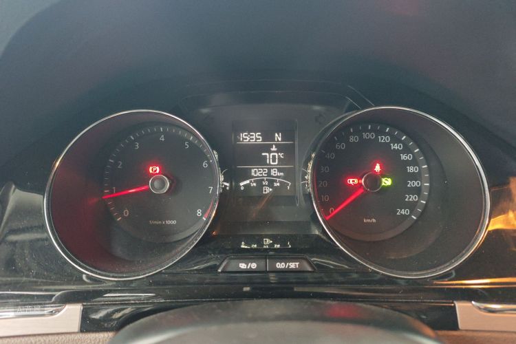 Volkswagen Bora 2014 car image #13