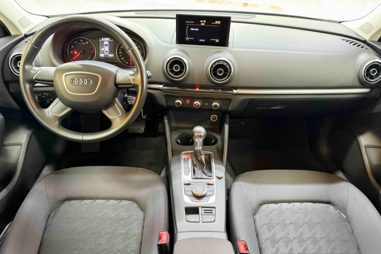 Audi A3 2016 صورة سيارة #11