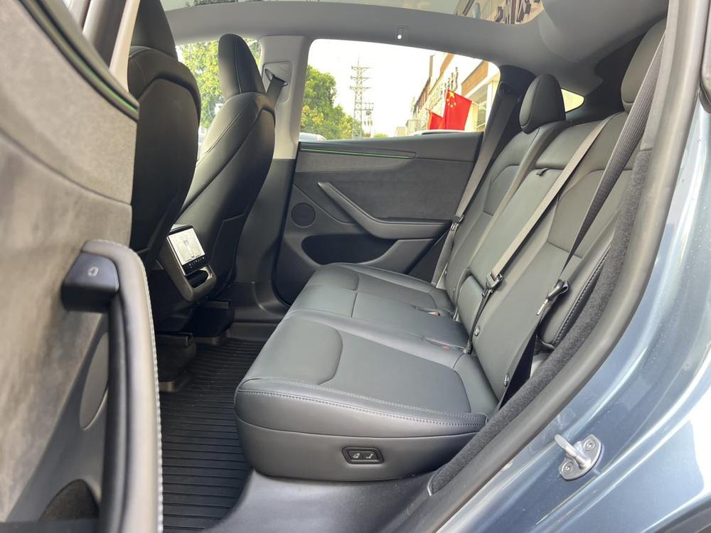 Tesla Model Y 2025 #28 Tesla Model Y 2025 immagine di auto #28
