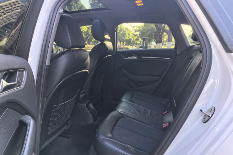 Audi A3 2019 car image #17
