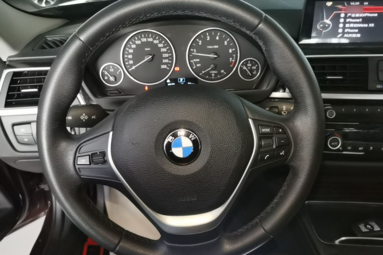 BMW 3 Series 2017 car image #11