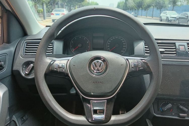 Volkswagen Santana 2021 car image #13