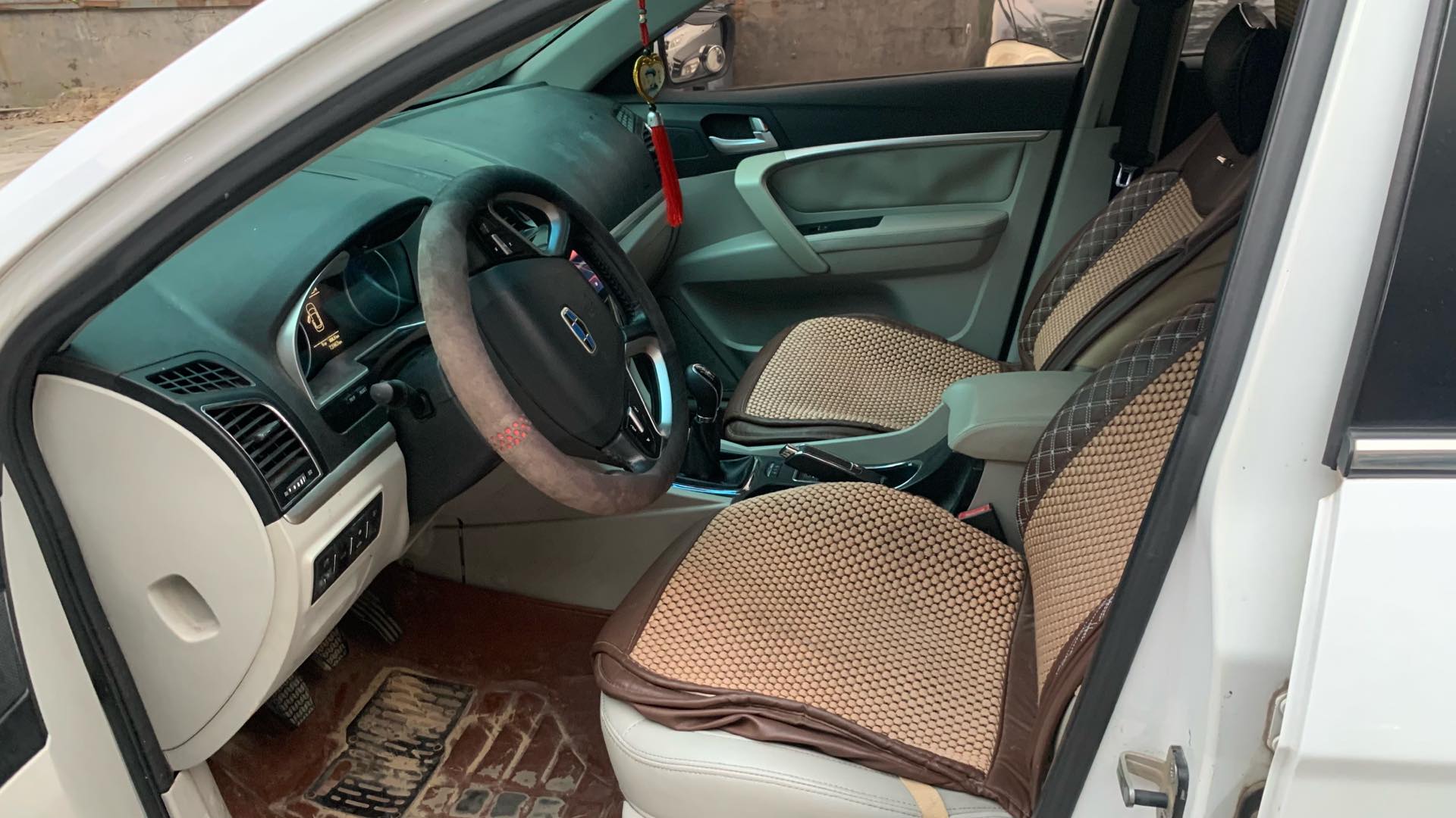 GEELY Emgrand 2014 imagen de coche #5