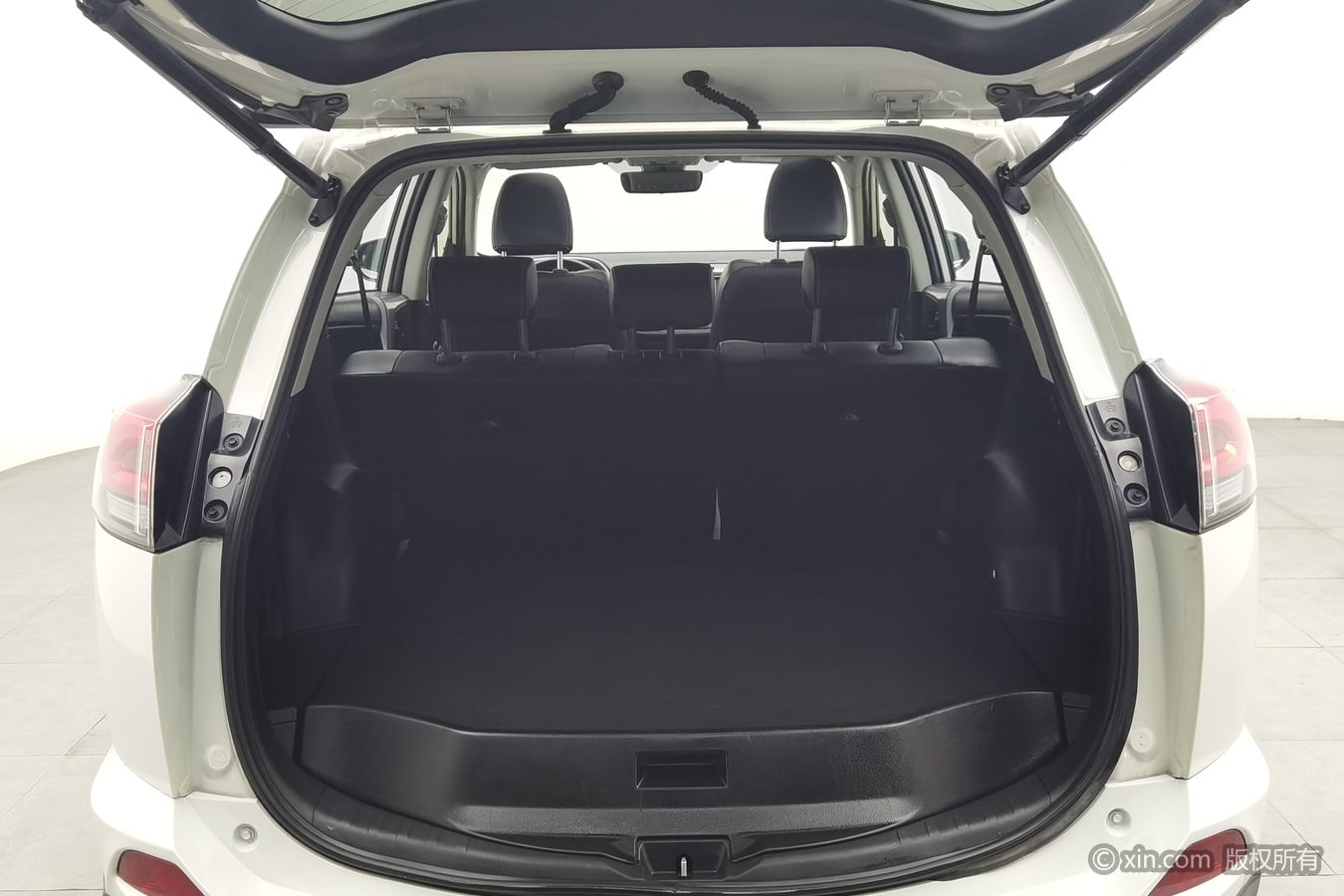 Toyota RAV4 2018 #17 Toyota RAV4 2018 car image #17