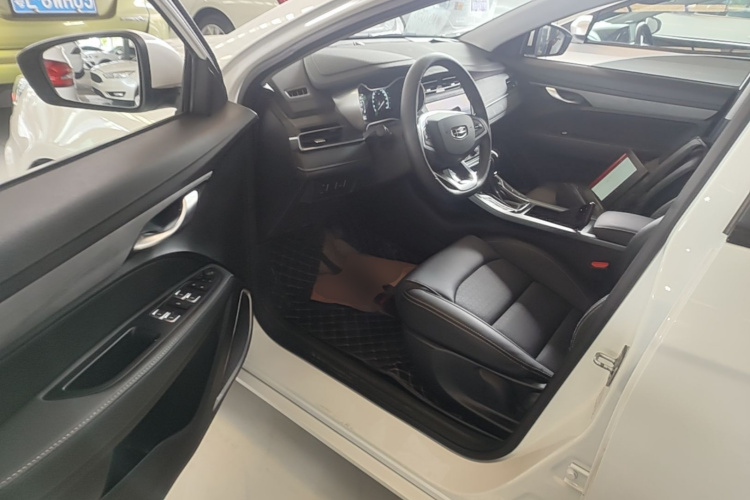 GEELY Emgrand 2021 car image #16