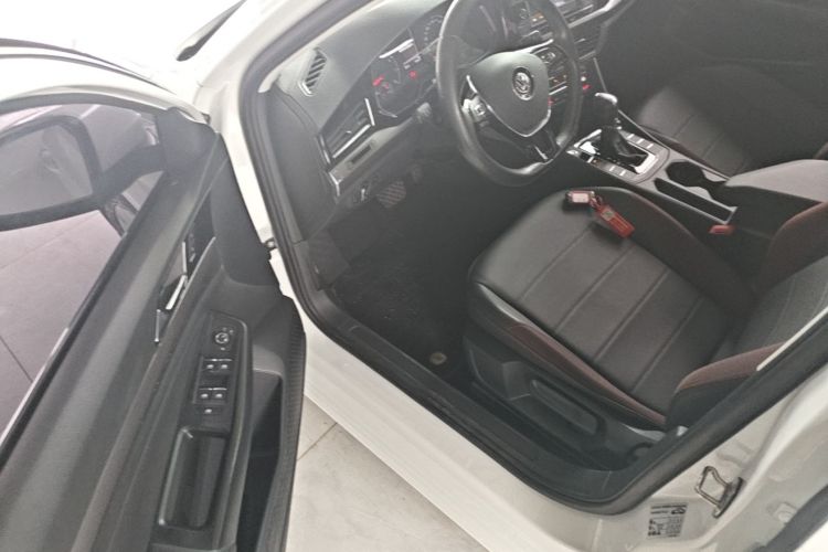 Volkswagen Bora 2019 car image #16