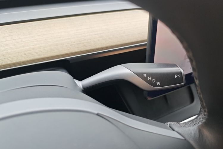 Tesla Model Y 2023 #14 Tesla Model Y 2023 car image #14