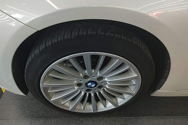BMW 3 Series 2018 #9 BMW 3 Series 2018 car image #9