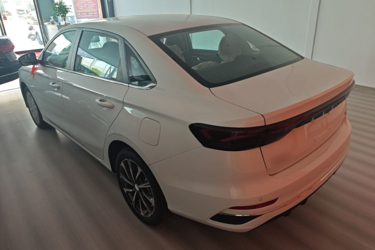 GEELY Emgrand 2026 #5 GEELY Emgrand 2026 car image #5