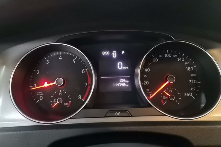 Volkswagen Golf 2016 car image #12