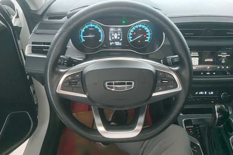 GEELY Emgrand 2021 car image #11