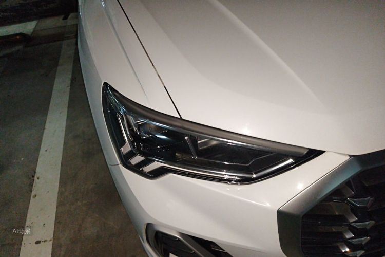 Audi Q3 2023 car image #8