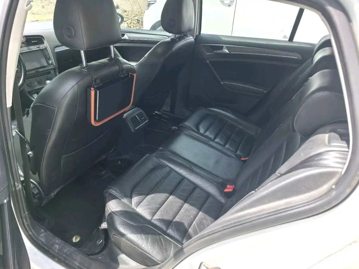 Volkswagen Golf 2015 car image #3
