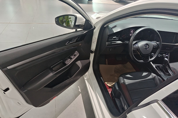 Volkswagen Bora 2019 car image #16