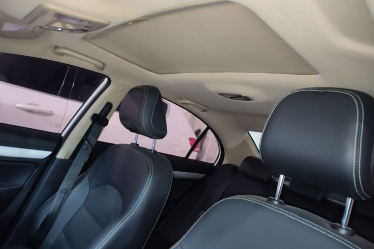 GEELY Emgrand 2018 car image #18