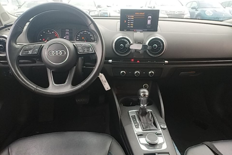 Audi A3 2019 image de voiture #10